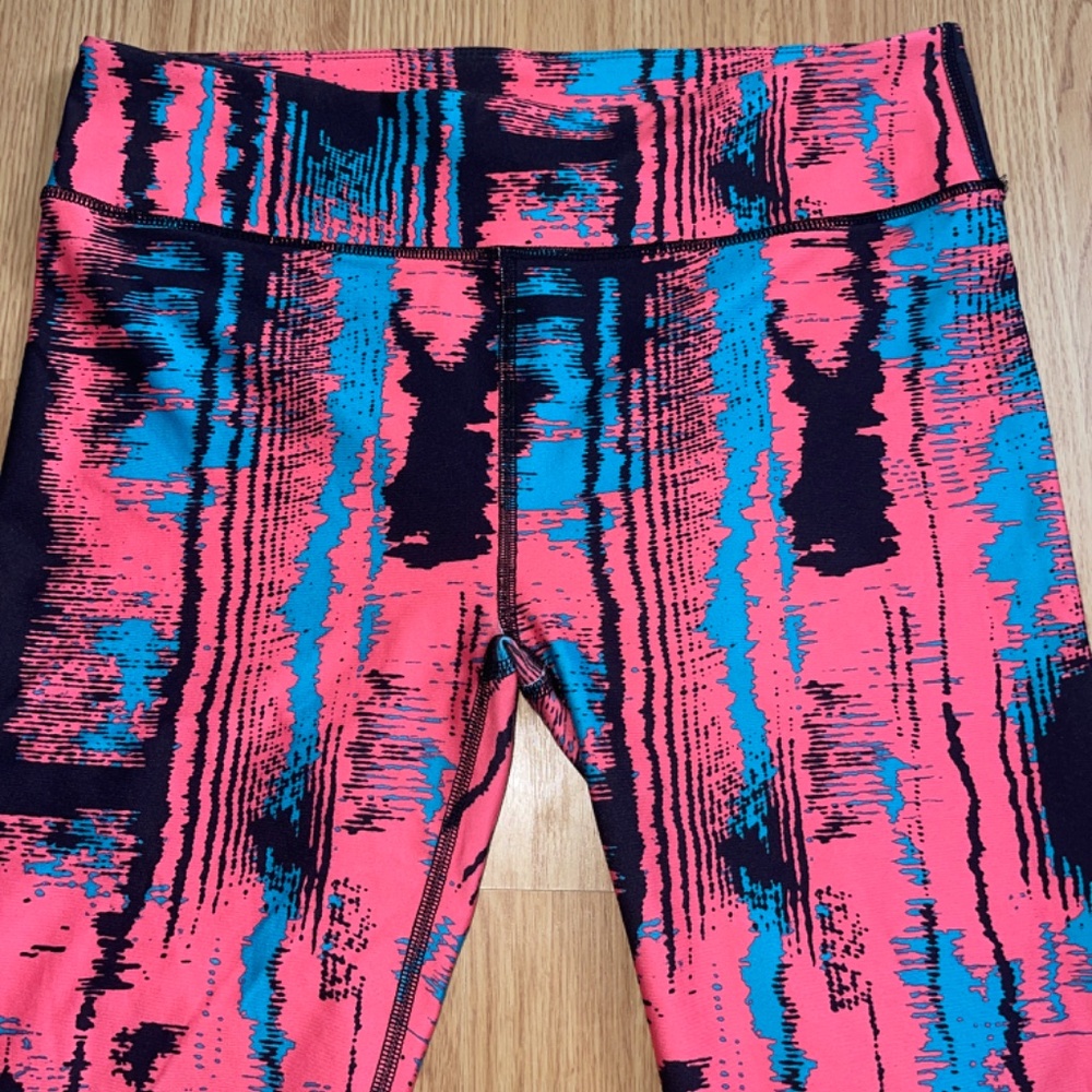 Fabletics Salar Cropped / Knee Length Multicolor … - image 6